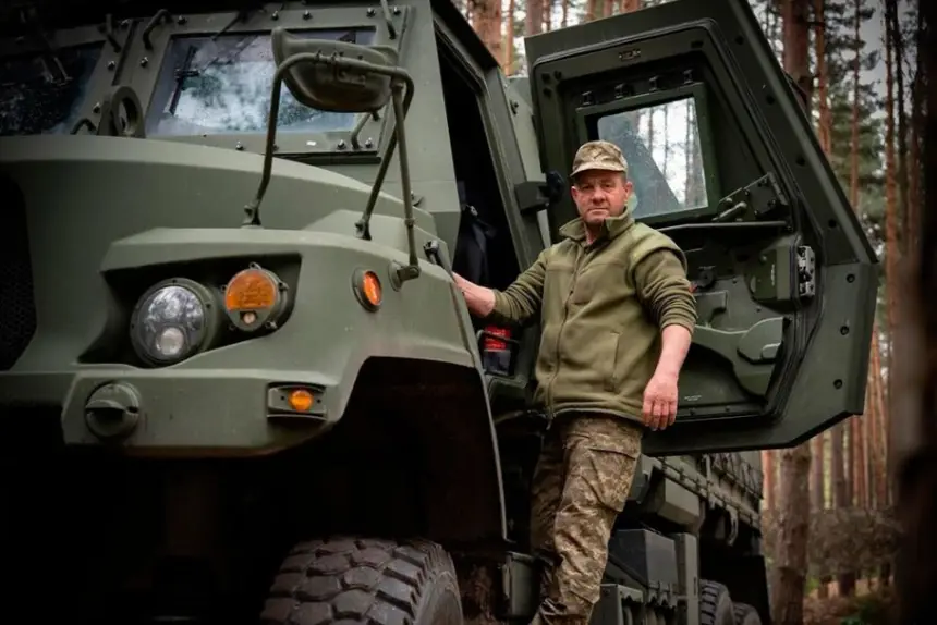 У ВСУ впервые замечены американские "носатые" автомобили FMTV A2