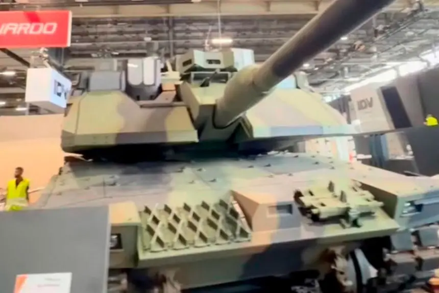 Итальянский "танк будущего" KF-51IT оказался макетом