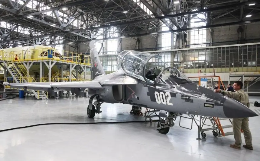 Як-130М готовят к охоте на беспилотники