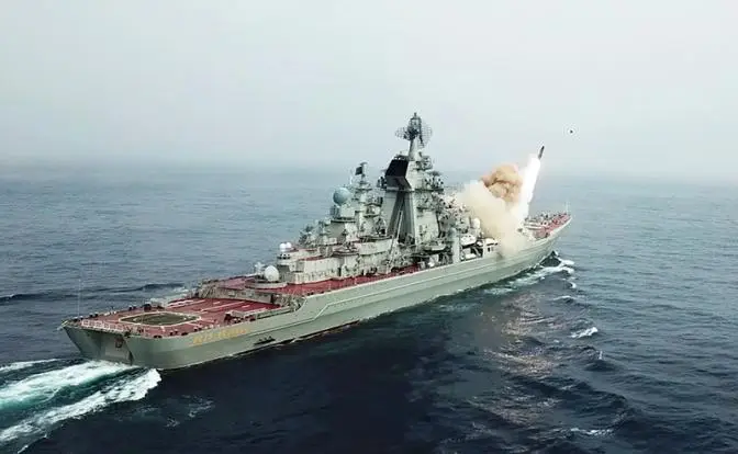 «Циркон» с приветом от Петра Великого. ВМФ России отмечает 330-летие