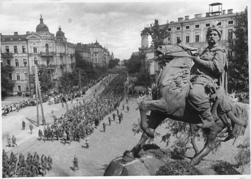 Великая Отечественная война: киевский марш позора фашистов