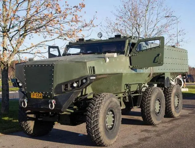 Украинские неонацисты получили от финнов редкие неказистые броневики