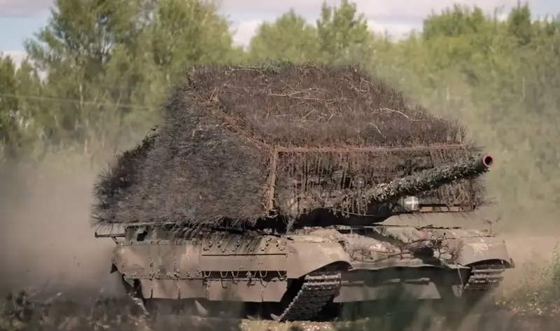 ВСУ впервые бросят в бой "самые бесполезные танки" Т-84 вместо М1А1 Abrams