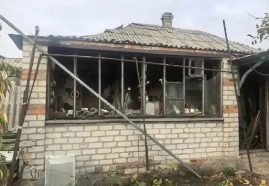 Украинские неонацисты снова прицельно бьют по людям и их домам