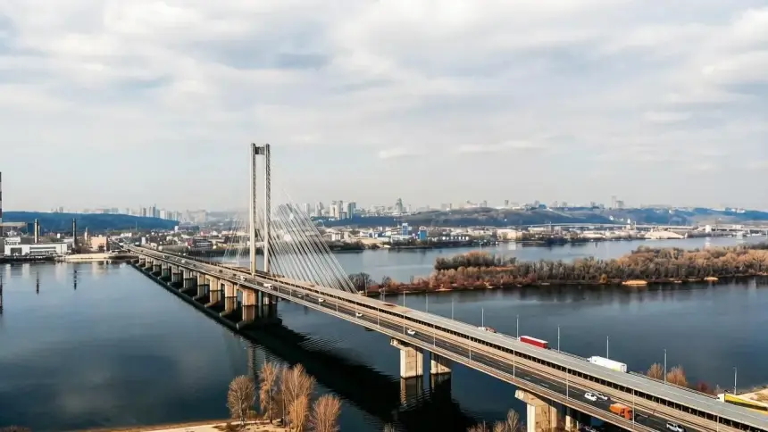 «Удачное попадание»: анонсированы новые удары по Южному мосту в Киеве