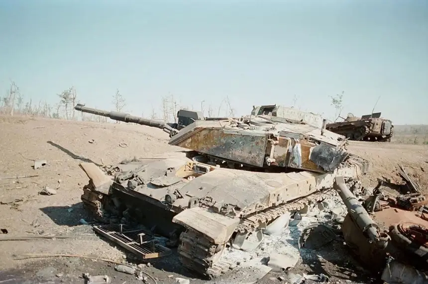 Алюминиевые катки превратили украинский Challenger 2 в 62-тонную статую
